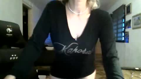 francelune online show from November 9, 1:58 pm