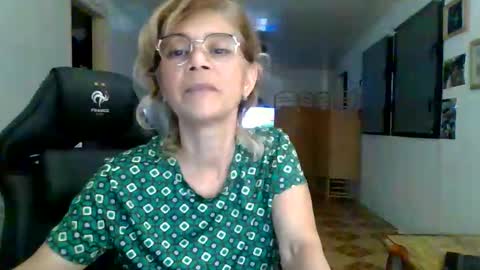 Snapshot of francelune chatting on September 30, 2:49 pm francelune online show from September 30, 2:49 pm