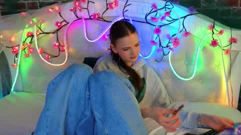 Marybrown eye Katy gray eye online show from March 15, 5:34 am