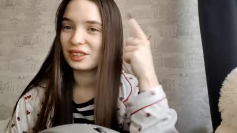 Lina online show from January 8, 8:09 am