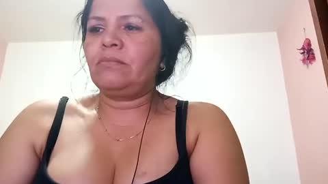 Snapshot of francy_froz chatting on February 19, 2:44 am francy froz online show from February 19, 2:44 am