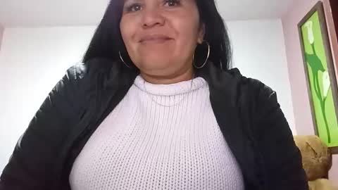Snapshot of francy_froz chatting on October 15, 1:20 am francy froz online show from October 15, 1:20 am