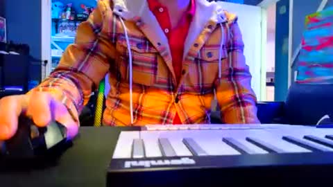 Snapshot of frankievw9 chatting on September 11, 1:51 am frankievw9 online show from September 11, 1:51 am