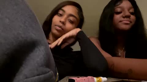 lexi online show from December 4, 6:27 am