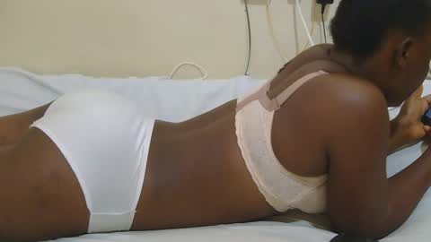 ellina online show from December 17, 4:52 am