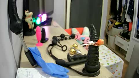 Hell In Us online show from January 14, 1:02 am