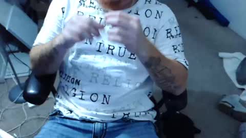 Snapshot of freakyfreddie305 chatting on October 15, 1:20 am freakyfreddie305 online show from October 15, 1:20 am
