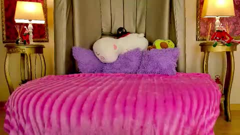    -  IG AnicolorsLive X AnicolorsLive        - online show from December 1, 8:18 pm