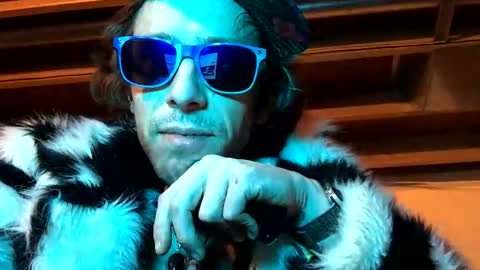 freeyourmind247 online show from December 5, 8:38 am