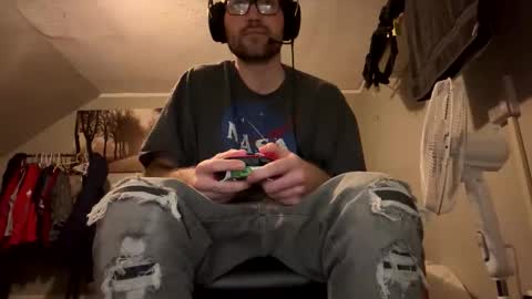 freezeskiii online show from November 14, 2:58 am