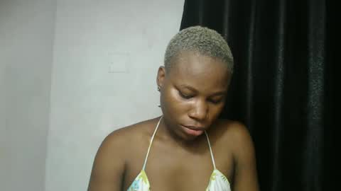 frekkymorelle online show from March 12, 5:02 am