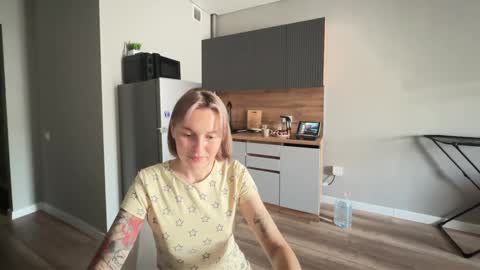 Fremine online show from November 17, 3:09 am