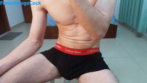 Manson FrenchHugeCock online show from October 30, 4:46 am