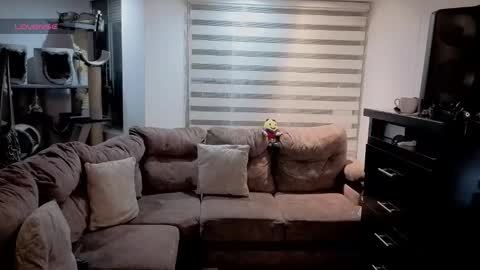 freyaa_sorceress online show from March 7, 7:30 am