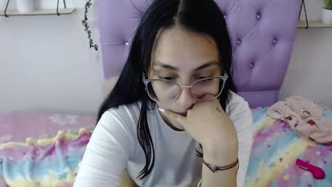 Freyja online show from November 22, 1:04 am