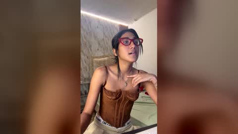 freyjja  online show from March 17, 3:22 am