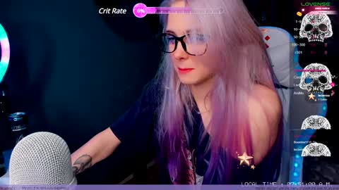 Snapshot of frida_fortune chatting on December 24, 5:16 am Frida A boost to fortune for the one who gives a thumbs up and a bonus lucky for those who support me by joining the fanclub online show from December 24, 5:16 am
