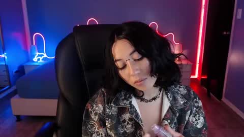 frida_lassi_ online show from February 10, 10:09 pm