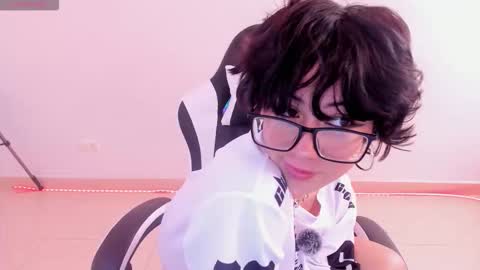 frida_lassi_ online show from February 23, 4:42 pm