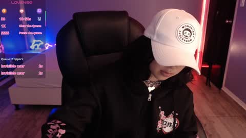 frida_lassi_ online show from January 31, 3:22 pm