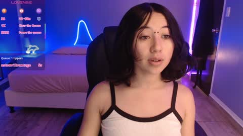 frida_lassi_ online show from January 28, 12:22 pm