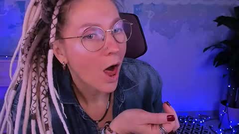 Frida Tander online show from March 8, 5:00 am