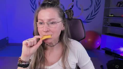 Frida Tander online show from February 10, 12:08 pm