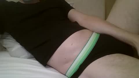 friendly_frank_18 online show from April 27, 10:29 pm