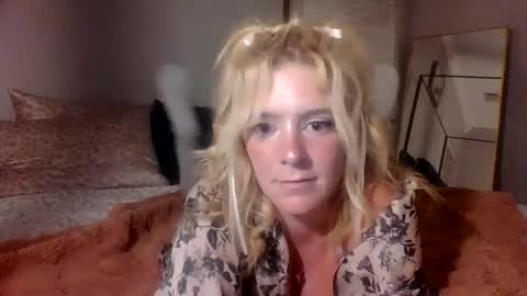 Snapshot of frommarywithlove chatting on September 18, 7:12 am frommarywithlove online show from September 18, 7:12 am