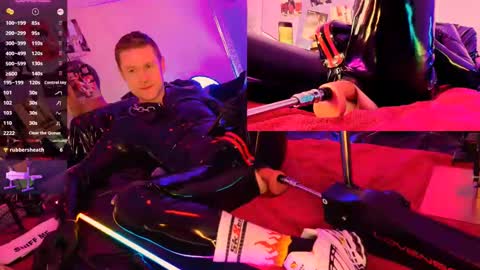 Snapshot of fuc71 chatting on December 8, 11:18 pm fuc71 online show from December 8, 11:18 pm