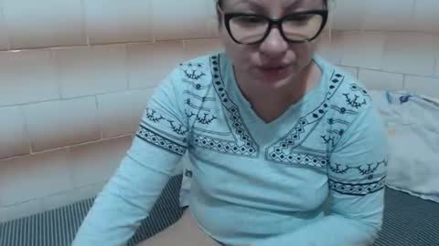 Ella online show from December 9, 6:23 am