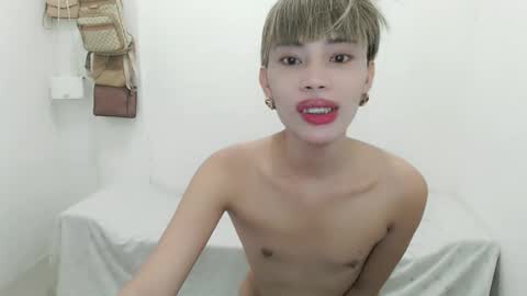 Snapshot of fuckingsexy143 chatting on September 23, 1:21 am fuckingsexy143 online show from September 23, 1:21 am