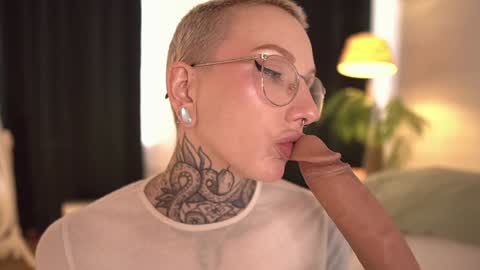 Snapshot of fuckingtoy_ chatting on September 21, 1:04 pm Eva all my links online show from September 21, 1:04 pm