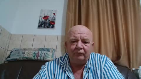 fullballs6 online show from December 2, 7:19 am