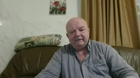 fullballs6 online show from December 22, 3:13 am