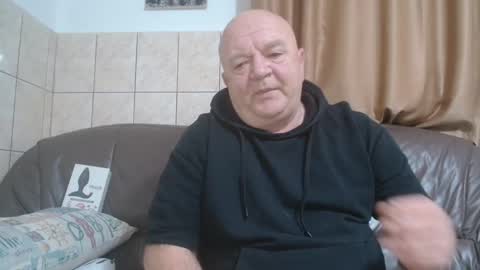 fullballs6 online show from December 19, 3:07 am