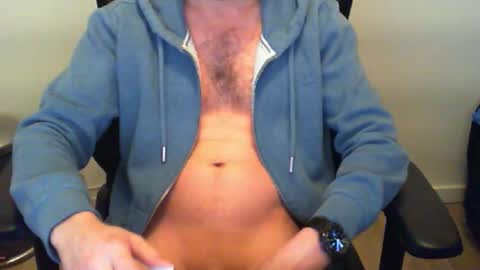 YWhiteNiceMan online show from February 6, 11:07 pm