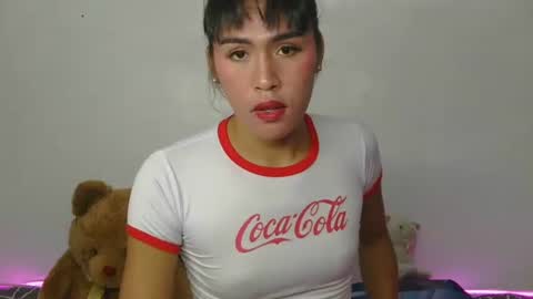 LIL LEE online show from November 9, 5:22 am