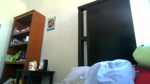 fuzzypeaches87 online show from March 14, 8:02 pm