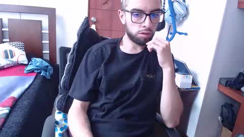 andrew online show from February 3, 6:34 pm