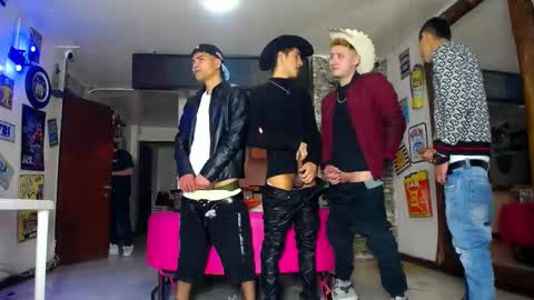 Snapshot of g4mens chatting on October 5, 2:57 pm G4MENS online show from October 5, 2:57 pm