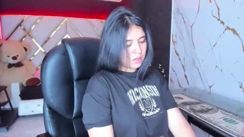 Gabbie online show from January 13, 8:05 pm