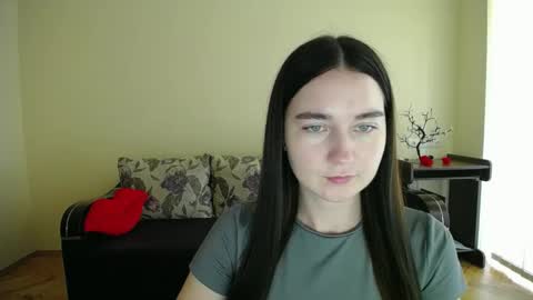 Snapshot of gabby_di chatting on September 23, 8:52 am Jaklin online show from September 23, 8:52 am