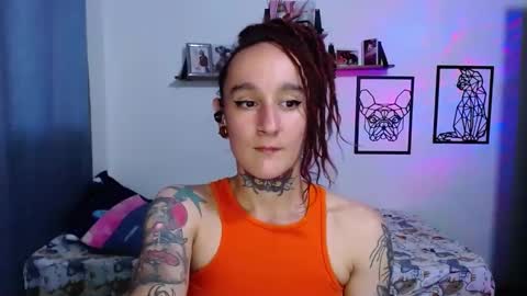 Snapshot of gabby_moon09 chatting on October 7, 9:44 pm gabby_moon09 online show from October 7, 9:44 pm