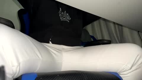 Gabeitches16 online show from December 17, 9:50 am