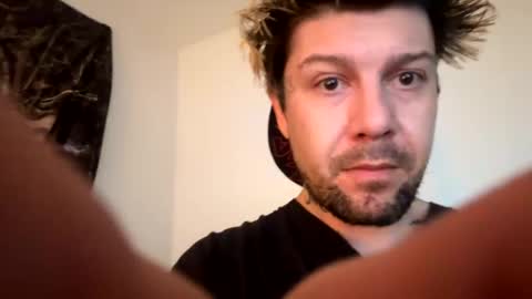 yeeah online show from December 26, 6:19 am