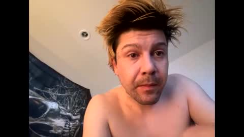 yeeah online show from December 11, 7:46 pm