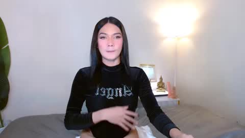 gabriela_deluxe online show from January 12, 6:15 pm