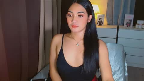 gabriela_deluxe online show from February 11, 4:00 pm