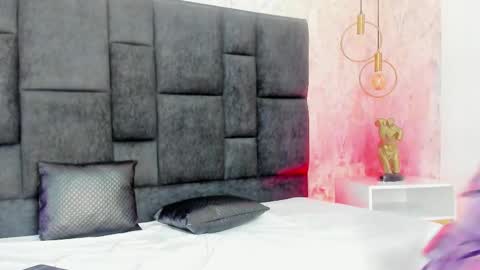   online show from February 25, 9:04 pm